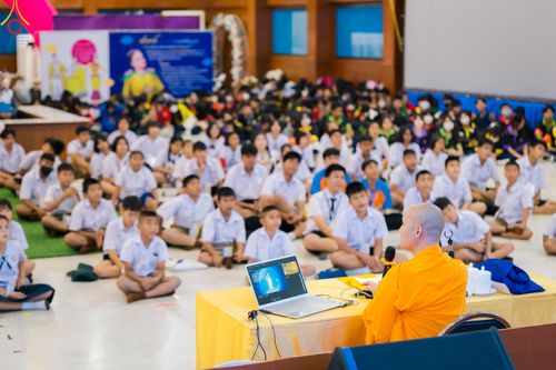 ภาพ No.106616:วันรวมพลังเด็กดี V-star ผู้นำฟื้นฟูศีลธรรมโลก จังหวัดสมุทรสาคร วันพฤหัสบดีที่ 28 ธันวาคม พ.ศ. 2566 ณ โรงเรียนสมุทรสาครวิทยาลัย อำเภอเมือง จังหวัดสมุทรสาคร