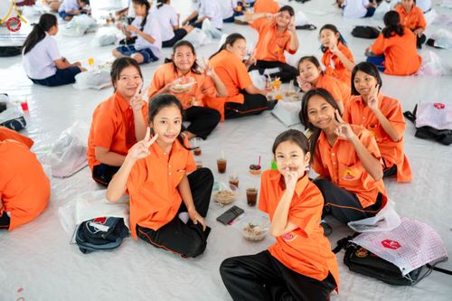 ภาพ No.103783:วันรวมพลังเด็กดี V-Star ผู้นำฟื้นฟูศีลธรรมโลก "รักษ์บวร รักษ์ศีล ๕ จังหวัดปทุมธานี" ปีที่ 5 ปีการศึกษา 2566 ณ วัดสายสุวพรรณ จ.ปทุมธานี วันศุกร์ที่ 22 ธันวาคม พ.ศ. 2566