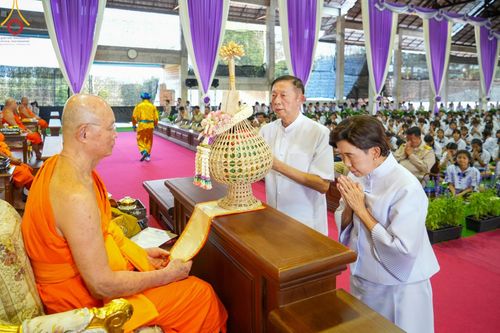 ภาพ No.125631:พิธีมอบโล่และทุนการศึกษา โครงการโรงเรียนส่งเสริมศีลธรรม  "นักบุญขุนเขา" ครั้งที่ ๒ ณ อาคารธรรมสภา วัดบ้านขุน ตำบลบ่อหลวง อำเภอฮอด จังหวัดเชียงใหม่ วันอังคารที่ ๒๗ กุมภาพันธ์ พ.ศ.๒๕๖๗