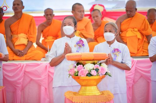 ภาพ No.146560:พิธีทอดผ้าป่าสร้างหลังคาอาคาร 80 ปี หลวงพ่อธัมมชโย ณ ศูนย์ปฎิบัติธรรมวิหารแดง จังหวัดสระบุรี วันอาทิตย์ที่ 28 กรกฎาคม พ.ศ. 2567