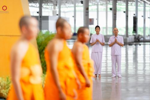 ภาพ No.153194:พิธีมุทิตาสักการะ พระภิกษุ-สามเณร ผู้สอบไล่ได้เปรียญธรรม ประโยค 1-2 ถึงประโยค ป.ธ.9 และบาลีศึกษา ประโยค1-2 ถึง บ.ศ.9 , พิธีมอบดวงแก้วสามเณรผู้ทรงบาลีไวยากรณ์ วัดพระธรรมกาย และ ศูนย์ส่งเสริมศีลธรรมในประเทศและต่างประเทศ วันอาทิตย์ที่ 8 กันยายน พ.ศ.2567