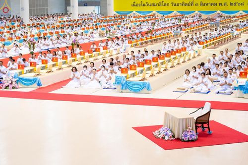 ภาพ No.236059:วันที่ 3 สิงหาคม พ.ศ. 2568 พิธีบูชาข้าวพระ ณ สภาธรรมกายสากล วัดพระธรรมกาย