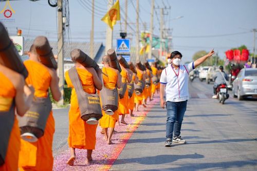 ภาพ No.208080:V.55 สารพัดV สารพัดดี ที่วัดพระธรรมกาย ในโครงการธรรมยาตรา กตัญญูบูชา มหาปูชนียาจารย์ พระมงคลเทพมุนี (สด จนฺทสโร) พระผู้ปราบมาร อนุสรณ์สถาน 7 แห่ง ปีที่ 13 ระหว่างวันที่ 2-31 มกราคม พ.ศ. 2568