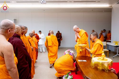 ภาพ No.222374:วันที่ 21 เมษายน พ.ศ. 2568 หลวงพ่อทัตตชีโวต้อนรับคณะสงฆ์ WAB ณ อาคาร 100 ปี คุณยายมหารัตนอุบาสิกาจันทร์ ขนนกยูง วัดพระธรรมกาย