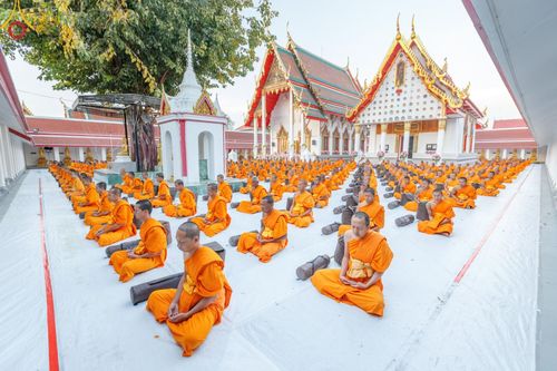 ภาพ No.194177:พระธรรมยาตราปฏิบัติธรรม และถ่ายภาพหมู่ประวัติศาสตร์ ณ วัดสองพี่น้อง ต.ต้นตาล อ.สองพี่น้อง จ.สุพรรณบุรี ในโครงการธรรมยาตรา กตัญญูบูชา มหาปูชนียาจารย์ พระมงคลเทพมุนี(สด จนฺทสโร) พระผู้ปราบมาร อนุสรณ์สถาน 7 แห่ง ปีที่ 13 วันที่ 12 มกราคม พ.ศ. 2568