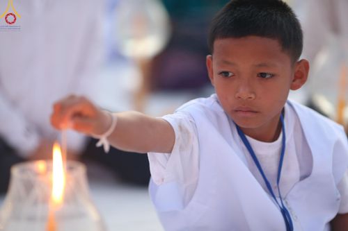 ภาพ No.194825:พิธีจุดประทีปถวายเป็นพุทธบูชา และบูชาธรรมมหาปูชนียาจารย์ ณ วัดสองพี่น้อง ต.ต้นตาล อ.สองพี่น้อง จ.สุพรรณบุรี ในโครงการธรรมยาตรา กตัญญูบูชา มหาปูชนียาจารย์ พระมงคลเทพมุนี(สด จนฺทสโร) พระผู้ปราบมาร อนุสรณ์สถาน 7 แห่ง ปีที่ 13 วันที่ 14 มกราคม พ.ศ. 2568