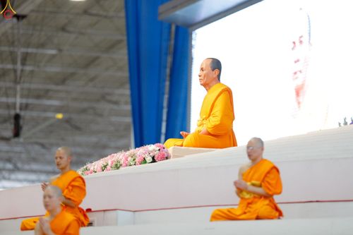 ภาพ No.243606:วันอาทิตย์ที่ 7 กันยายน พ.ศ. 2568 พิธีบูชาครูผู้ค้นพบวิชชาธรรมกาย , พิธีบูชาข้าวพระ ณ สภาธรรมกายสากล วัดพระธรรมกาย