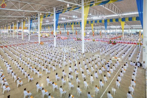 ภาพ No.240692:วันพุธที่ 27 สิงหาคม พ.ศ. 2568 พิธีทอดผ้าป่าเพื่อสร้างอาคาร  82 ปี หลวงพ่อธัมมชโย สมทบกฐินวัดพระธรรมกาย และกฐิน 30,000 วัดทั่วประเทศ ครั้งที่ 1