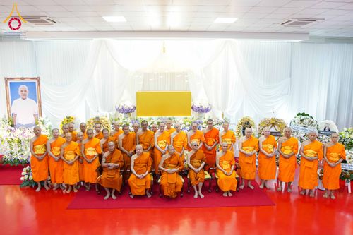 ภาพ No.315513:วันพุธที่ 25 มีนาคม พ.ศ. 2569 พิธีบำเพ็ญกุศล คุณพ่อณรงค์ จินตมากุล  สิริอายุ 99 ปี 11 เดือน โยมบิดา พระครูปลัดรัตนวีรวัฒน์ (รังสฤษดิ์ อิทฺธิจินตโก) ที่ปรึกษาเจ้าคณะจังหวัดปทุมธานี เจ้าอาวาสวัดพระธรรมกาย  ณ ห้องปลูกศรัทธา 2 วัดพระธรรมกาย ปทุมธานี