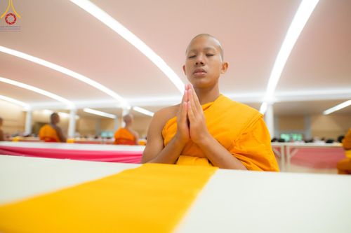 ภาพ No.145234:พิธีถวายผ้าอาบน้ำฝนและประทีปโคมไฟ ณ สภาธรรมกายสากล วัดพระธรรมกาย วันเสาร์ที่ 20 กรกฎาคม พ.ศ. 2567