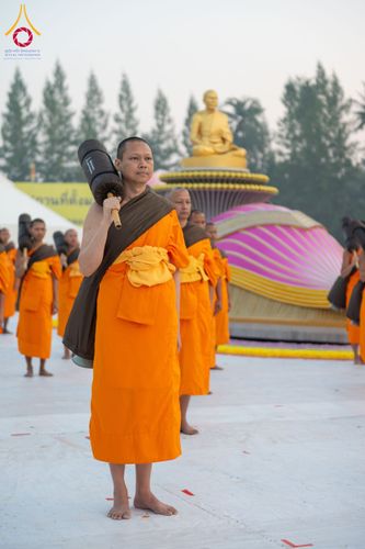 ภาพ No.191686:พระธรรมยาตราปฏิบัติธรรม และถ่ายภาพหมู่ประวัติศาสตร์ ณ อนุสรณ์สถานคลองบางนางแท่น อ.สามพราน จ.นครปฐม ในโครงการธรรมยาตรา กตัญญูบูชา มหาปูชนียาจารย์ พระมงคลเทพมุนี(สด จนฺทสโร) พระผู้ปราบมาร อนุสรณ์สถาน 7 แห่ง ปีที่ 13 วันที่ 8 มกราคม พ.ศ. 2568