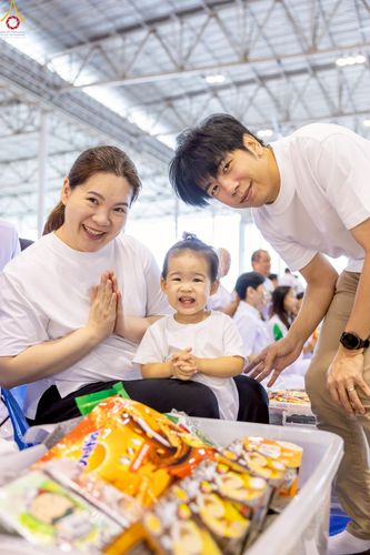 ภาพ No.243476:วันที่ 7 กันยายน พ.ศ. 2568 พิธีตักบาตร ข้าวสารอาหารแห้ง ในวันครูผู้ค้นพบวิชชาธรรมกาย ณ บ้านแก้วเรือนทองคุณยายฯ สภาธรรมกายสากล วัดพระธรรมกาย