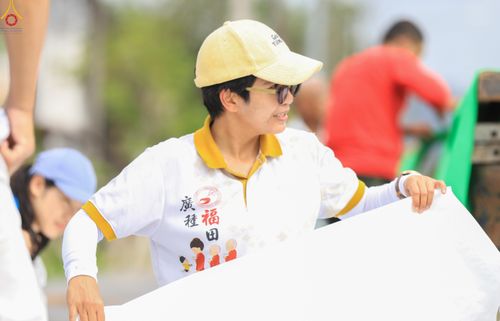 ภาพ No.280860:วันที่ 27 ธันวาคม พ.ศ.2568 คณะสงฆ์และเจ้าหน้าที่ทุกสังกัด ช่วยกันเตรียมงานตักบาตรพระ 1,000 รูป จ.สตูล