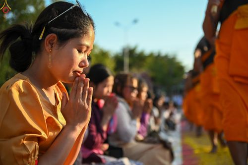 ภาพ No.293016:วันที่ 11 มกราคม พ.ศ. 2569 พิธีต้อนรับพระธรรมยาตรา ณ อนุสรณ์สถานลำดับที่ 3 (ภาพชุดที่ 2) สถานที่เกิดในเพศสมณะ วัดสองพี่น้อง อำเภอสองพี่น้อง จังหวัดสุพรรณบุรี ในโครงการธรรมยาตรา กตัญญูบูชา มหาปูชนียาจารย์ พระมงคลเทพมุนี(สด จนฺทสโร) พระผู้ปราบมาร อนุสรณ์สถ