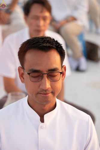 ภาพ No.302012:วันที่ 23 มกราคม พ.ศ. 2569 พิธีจุดประทีปธรรมถวายเป็นพุทธบูชา และบูชาธรรมมหาปูชนียาจารย์  ณ อนุสรณ์สถานลำดับที่ 5 สถานที่เผยแผ่วิชชาธรรมกายครั้งแรก อนุสรณ์สถานบางปลา วัดบางปลา อำเภอบางเลน จังหวัดนครปฐม ในโครงการธรรมยาตรา กตัญญูบูชา มหาปูชนียาจารย์ พระมงคล