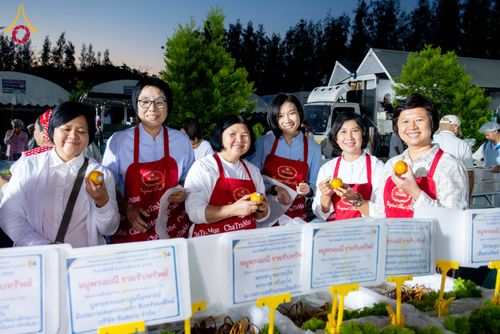 ภาพ No.288053:วันที่ 4 มกราคม พ.ศ. 2569 พิธีถวายภัตตาหารเป็นสังฆทาน แด่พระธรรมยาตรา ในโครงการธรรมยาตรา กตัญญูบูชา มหาปูชนียาจารย์ พระมงคลเทพมุนี(สด จนฺทสโร) พระผู้ปราบมาร อนุสรณ์สถาน 7 แห่ง ปีที่ 14 ณ อนุสรณ์สถานมหาวิหารพระมงคลเทพมุนี (โลตัสแลนด์) อ.สองพี่น้อง จ.สุพรร