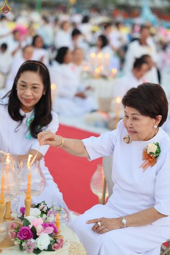 ภาพ No.302347:วันที่ 23 มกราคม พ.ศ. 2569 พิธีจุดประทีปธรรมถวายเป็นพุทธบูชา (ภาพชุดที่ 2) และบูชาธรรมมหาปูชนียาจารย์  ณ อนุสรณ์สถานลำดับที่ 5 สถานที่เผยแผ่วิชชาธรรมกายครั้งแรก อนุสรณ์สถานบางปลา วัดบางปลา อำเภอบางเลน จังหวัดนครปฐม ในโครงการธรรมยาตรา กตัญญูบูชา มหาปูชนีย