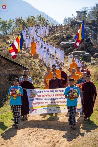 ภาพ No.80324:โครงการบรรพชาสามเณรภาคฤดูร้อน 100 รูป   ณ วัดมาศคันธะพุทธวิหาร เมืองลลิตปูร ประเทศเนปาล   ระหว่างวันที่ 5-15 เมษายน พ.ศ. 2566