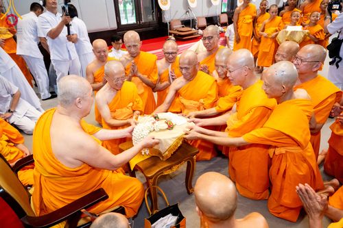 ภาพ No.332392:วันเสาร์ที่ 6 มิถุนายน พ.ศ.2569 พิธีต้อนรับสัญญาบัตร พัดยศ พระราชภาวนาวชิรวิเทศ วิ. ณ อุโบสถพระไตรปิฏก วัดพระธรรมกาย