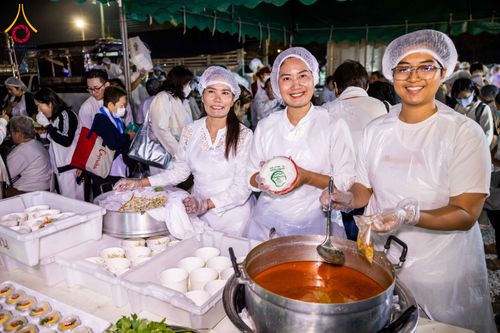 ภาพ No.301718:วันที่ 24 มกราคม พ.ศ. 2569 พิธีถวายภัตตาหารเป็นสังฆทาน แด่พระธรรมยาตรา ณ อนุสรณ์สถานบางปลา วัดบางปลา อำเภอบางเลน จังหวัดนครปฐม ในโครงการธรรมยาตรา กตัญญูบูชา มหาปูชนียาจารย์ พระมงคลเทพมุนี(สด จนฺทสโร) พระผู้ปราบมาร อนุสรณ์สถาน 7 แห่ง ปีที่ 14