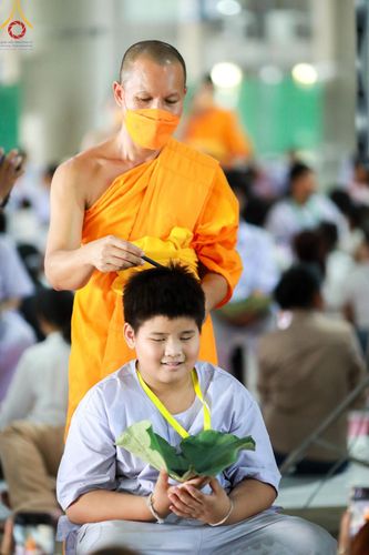 ภาพ No.132844:พิธีตัดปอยผม โครงการสามเณรฟื้นฟูพระพุทธศาสนาทั่วไทย ณ มหารัตนวิหารคด26 วัดพระธรรมกาย วันอาทิตย์ที่ 31 มีนาคม พ.ศ. 2567