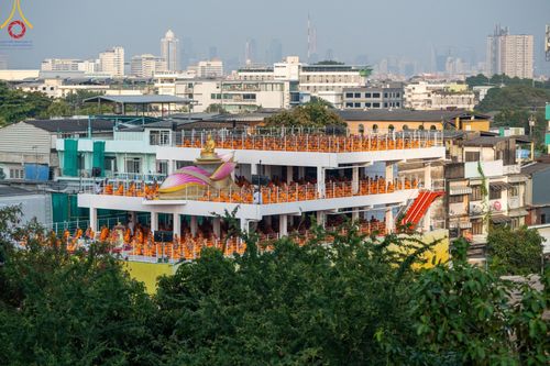 ภาพ No.201554:พิธีจุดประทีปถวายเป็นพุทธบูชา และบูชาธรรมมหาปูชนียาจารย์ ณ อาคารธรรมยาตรา กตัญญูบูชามหาปูชนียาจารย์ ตรงข้ามวัดปากน้ำภาษีเจริญ จ.กรุงเทพมหานคร ในโครงการธรรมยาตรา กตัญญูบูชา มหาปูชนียาจารย์ พระมงคลเทพมุนี(สด จนฺทสโร) พระผู้ปราบมาร อนุสรณ์สถาน 7 แห่ง