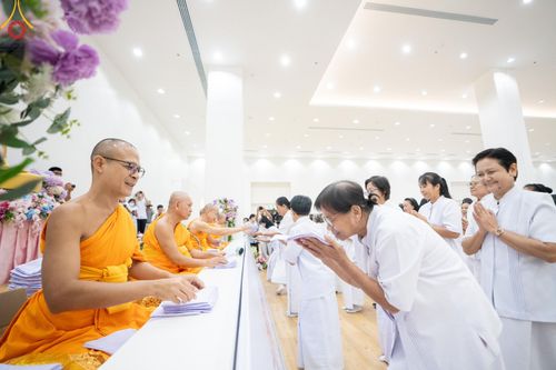 ภาพ No.157337:โครงการ อุบาสกแก้ว อุบาสิกาแก้ว รุ่นที่ 3 ตัวแทนทอดกฐินสามัคคีทั่วไทย 30,000 วัด บูชาธรรม 80 ปี หลวงพ่อธัมมชโย ระหว่างวันที่ 19-22 กันยายน พ.ศ. 2567 โซนกรุงเทพฯ-สมุทรปราการ ณ อาคาร 115 ปี คุณยายอาจารย์ฯ วัดพระธรรมกาย