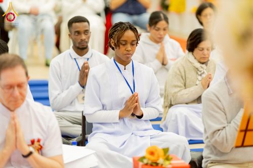 ภาพ No.233267:วันอาทิตย์ที่ 6 กรกฎาคม พ.ศ. 2568 พิธีถวายมหาสังฆทานแด่คณะสงฆ์ทั่วโลกและพิธีตักบาตรเนื่องในวันเข้าพรรษา  ณ วัดพุทธเคปทาวน์ ประเทศแอฟริกาใต้