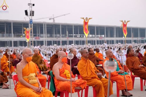 ภาพ No.77177:พิธีจุดมาฆประทีป ในวันมาฆบูชา อาทิตย์ต้นเดือนที่ 6 มีนาคม พ.ศ. 2566 ณ วัดพระธรรมกาย อ.คลองหลวง จ.ปทุมธานี