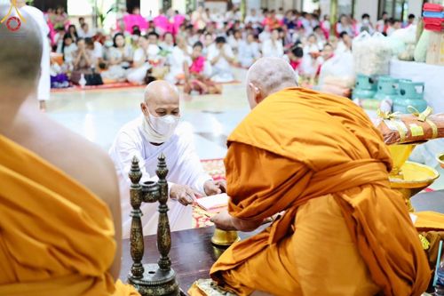 ภาพ No.164201:พิธีทอดกฐินวัดสามพราน จ.นครปฐม ในโครงการกฐินสามัคคีทั่วไทย 30,000 วัด บูชาธรรม 80 ปี หลวงพ่อธัมมชโย โดย คณะศิษยานุศิษย์วัดพระธรรมกาย วันที่ 20 ตุลาคม พ.ศ. 2567