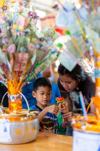 ภาพ No.167045:พิธีทอดกฐิน ณ วัดอัยยิการาม จ.ปทุมธานี ในโครงการกฐินสามัคคีทั่วไทย 30,000 วัด บูชาธรรม 80 ปี หลวงพ่อธัมมชโย โดยคณะศิษยานุศิษย์วัดพระธรรมกาย วันที่ 23 ตุลาคม พ.ศ. 2567