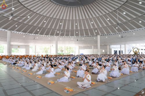 ภาพ No.134756:พิธีบุพเปตพลี ครั้งที่ 148 อุทิศบุญแด่หมู่ญาติที่ล่วงลับไปแล้ว (วันพระ แรม 15 ค่ำ เดือน 4) ณ หอฉันคุณยายอาจารย์ฯ วัดพระธรรมกาย จ.ปทุมธานี