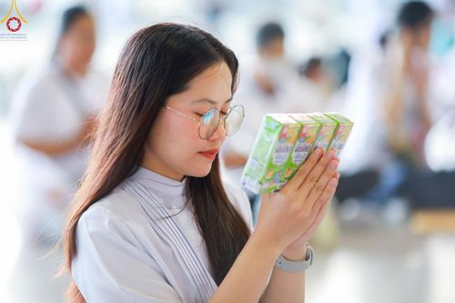 ภาพ No.126499:พิธีตักบาตร ในวันอาทิตย์ต้นเดือนที่ 3 มีนาคม พ.ศ. 2567 ณ บ้านแก้วเรือนทองคุณยายฯ วัดพระธรรมกาย