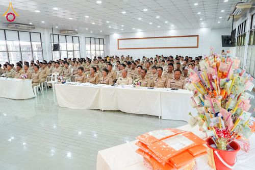 ภาพ No.176573:ชมรมกำนัน ผู้ใหญ่บ้านฯ อ.คลองหลวง ทอดผ้าป่าสมทบโครงการกฐินสามัคคีทั่วไทย 30,000 วัด วันที่ 4 พฤศจิกายน พ.ศ. 2567 ณ วัดพระธรรมกาย อ.คลองหลวง จ.ปทุมธานี