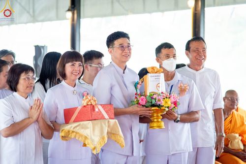 ภาพ No.92692:พิธีทอดกฐินวัดศรีวรรณวนาราม จ.ปทุมธานี และพิธีอัญเชิญพระสารีริกธาตุ วันที่ 4 พฤศจิกายน พ.ศ. 2566