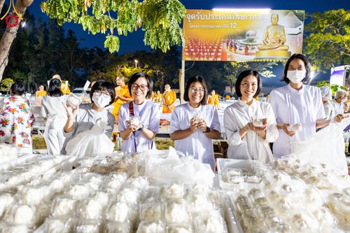 ภาพ No.106672:พิธีถวายภัตตาหารเป็นสังฆทาน แด่คณะพระธรรมยาตราฯ ในโครงการธรรมยาตรากตัญญูบูชา มหาปูชนียาจารย์ พระมงคลเทพมุนี(สด จนฺทสโร) พระผู้ปราบมาร อนุสรณ์สถาน 7 แห่ง ปีที่ 12 วันที่ 6 มกราคม พ.ศ. 2567 ณ อนุสรณ์สถานโลตัสแลนด์ จ.สุพรรณบุรี