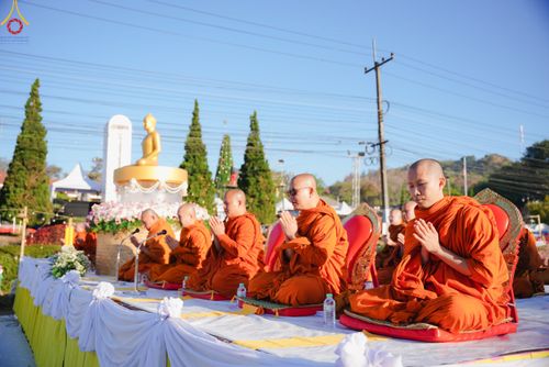 ภาพ No.106788:พิธีตักบาตรพระ ๒๐๐ รูป  "สร้างบุญใหญ่ ส่งท้ายปีเก่า ต้อนรับปีใหม่ ๒๕๖๗" วันอาทิตย์ที่ ๓๑ ธันวาคม ๒๕๖๖ ณ ถนนหน้าที่ว่าการอำเภอภูเรือ อำเภอภูเรือ จังหวัดเลย
