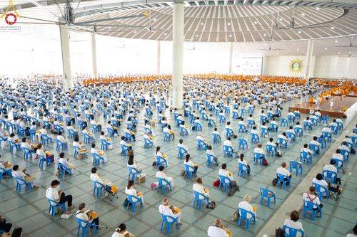 ภาพ No.115526:พิธีเจริญพระพุทธมนต์ และถวายภัตตาหาร ในวาระครบ 115 ปี วันคล้ายวันเกิด คุณยายอาจารย์ มหารัตนอุบาสิกาจันทน์ ขนนกยูง (ผู้ให้กำเนิดวัดพระธรรมกาย) วันศุกร์ที่ 19 มกราคม พ.ศ. 2567 ณ หอฉันคุณยายอาจารย์ วัดพระธรรมกาย