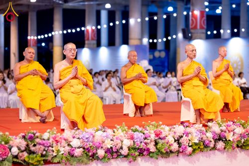 ภาพ No.217387:วันเสาร์ที่ 12 เมษายน พ.ศ. 2568 พิธีฉลองชัยชิตังเม สวดธัมมจักกัปวัตนสูตร ครบ 7,277,818,181 จบ ณ วัดพระธรรมกาย จังหวัดปทุมธานี