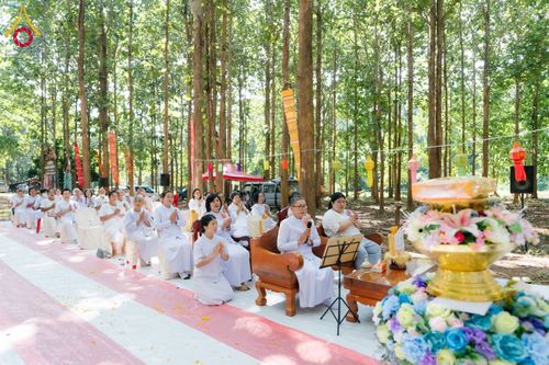 ภาพ No.169532:พิธีทอดกฐิน ณ ศูนย์ปฏิบัติธรรมนานาชาติตะวันพร้าว จ.เชียงใหม่ ในโครงการกฐินสามัคคีทั่วไทย 30,000 วัด บูชาธรรม 80 ปี หลวงพ่อธัมมชโย โดยคณะศิษยานุศิษย์วัดพระธรรมกาย วันที่ 25 ตุลาคม พ.ศ. 2567