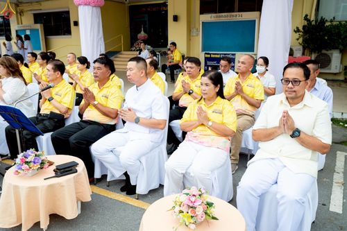 ภาพ No.241869:วันอาทิตย์ที่ 31 สิงหาคม พ.ศ. 2568 พิธีทำบุญแด่คณะสงฆ์ 122 รูป ฉลอง 121 ปี อำเภอคลองหลวง จ.ปทุมธานี เพื่อนำส่งช่วยเหลือคณะสงฆ์ 323 วัด 4 จังหวัดชายแดนภาคใต้ และช่วยเหลือประชาชนจากเหตุปะทะ แนวชายแดนไทย-กัมพูชา ณ บริเวณหน้าที่ว่าการอำเภอคลองหลวง 