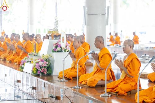 ภาพ No.165762:พิธีถวายภัตตาหารเมนูสวรรค์ วันที่ 26 ตุลาคม พ.ศ. 2567 ณ หอฉันคุณยายอาจารย์ฯ วัดพระธรรมกาย