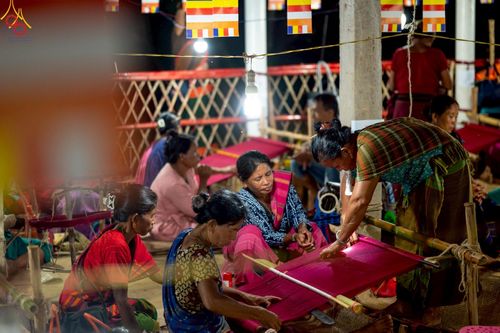 ภาพ No.261620:วันที่ 19 ตุลาคม พ.ศ. 2568 พิธีทอดกฐินสมทบ วัดกัลยาณมิตรต่างประเทศ บูชาธรรม 81 ปี หลวงพ่อธัมมชโย ณ วัดสารนาถ เมืองคาร์การชารี ประเทศบังกลาเทศ 