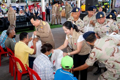 ภาพ No.58059:โครงการจัดหน่วยบริการจังหวัดเคลื่อนที่ และหน่วยบำบัดทุกข์ บำรุงสุข สร้างรอยยิ้ม ให้ประชาชนจังหวัดปทุมธานี ในวันพฤหัสบดีที่ 25 เมษายน พ.ศ. 2567 ณ วัดเกิดการอุดม อ.คลองหลวง จ.ปทุมธานี