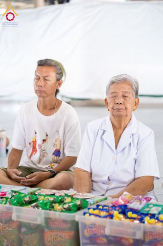 ภาพ No.145643:พิธีตักบาตรโครงการบรรพชาสามเณร โรงเรียนนานาชาติ รุ่นที่ 13 ณ มหารัตนวิหารคด 9 วัดพระธรรมกาย วันเสาร์ที่ 20 กรกฎาคม พ.ศ. 2567