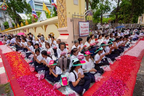 ภาพ No.128180:พิธีอัญเชิญพระบรมสารีริกธาตุ " ใจกลางเมืองนครหาดใหญ่ " เพื่อประดิษฐาน ณ มหารัตนเจดีย์สิริปทุมสวรรค์ (เจดีย์อริยพุทธะ 5 พระองค์) ศูนย์ปฏิบัติธรรมภาคใต้ อ.บางกล่ำ จ.สงขลา  วันที่ 9 มีนาคม พ.ศ.2567 (ชุดที่ 1)