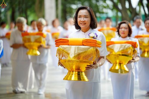 ภาพ No.227345:วันเสาร์ที่ 31 พฤษภาคม พ.ศ. 2568 พิธีเวียนประทักษิณรอบพระอุโบสถ ในพิธีอุปสมบท สามเณรเตรียม DCI รุ่นที่ 22 ณ อุโบสถพระไตรปิฎก วัดพระธรรมกาย