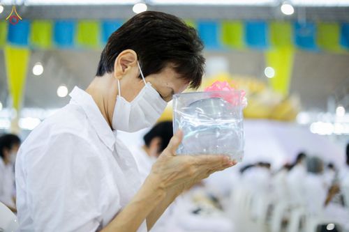 ภาพ No.76622:พิธีถวายโคมมาฆประทีป น้อมถวายเป็นพุทธบูชา แด่คณะพระภิกษุ สามเณร วัดพระธรรมกาย วันที่ 25 กุมภาพันธ์ พ.ศ. 2566