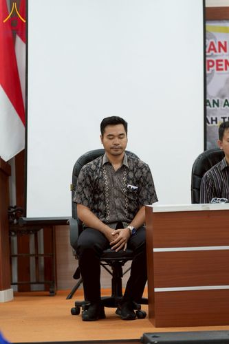 ภาพ No.227503:วันที่ 30 พฤษภาคม พ.ศ. 2568 สันติสุขจากสมาธิ แผ่ไพศาลในแดนอิเหนา : พระสงฆ์ไทยเยือนวิทยาลัยราเดนวิจายา อินโดนีเซีย