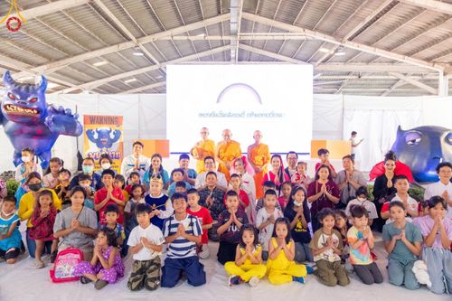 ภาพ No.111380:กิจกรรมงานวันเด็กแห่งชาติ รวมพลังเด็กเก่งและดี สร้างความดีสากล ปีที่ 6 ร่วมจัดโดย เทศบาลเมืองท่าโขลง พุทธสมาคมปทุมธานี องค์การบริหารส่วนตำบลคลองสาม ณ วัดพระธรรมกาย จ.ปทุมธานี วันที่ 13 มกราคม พ.ศ. 2567